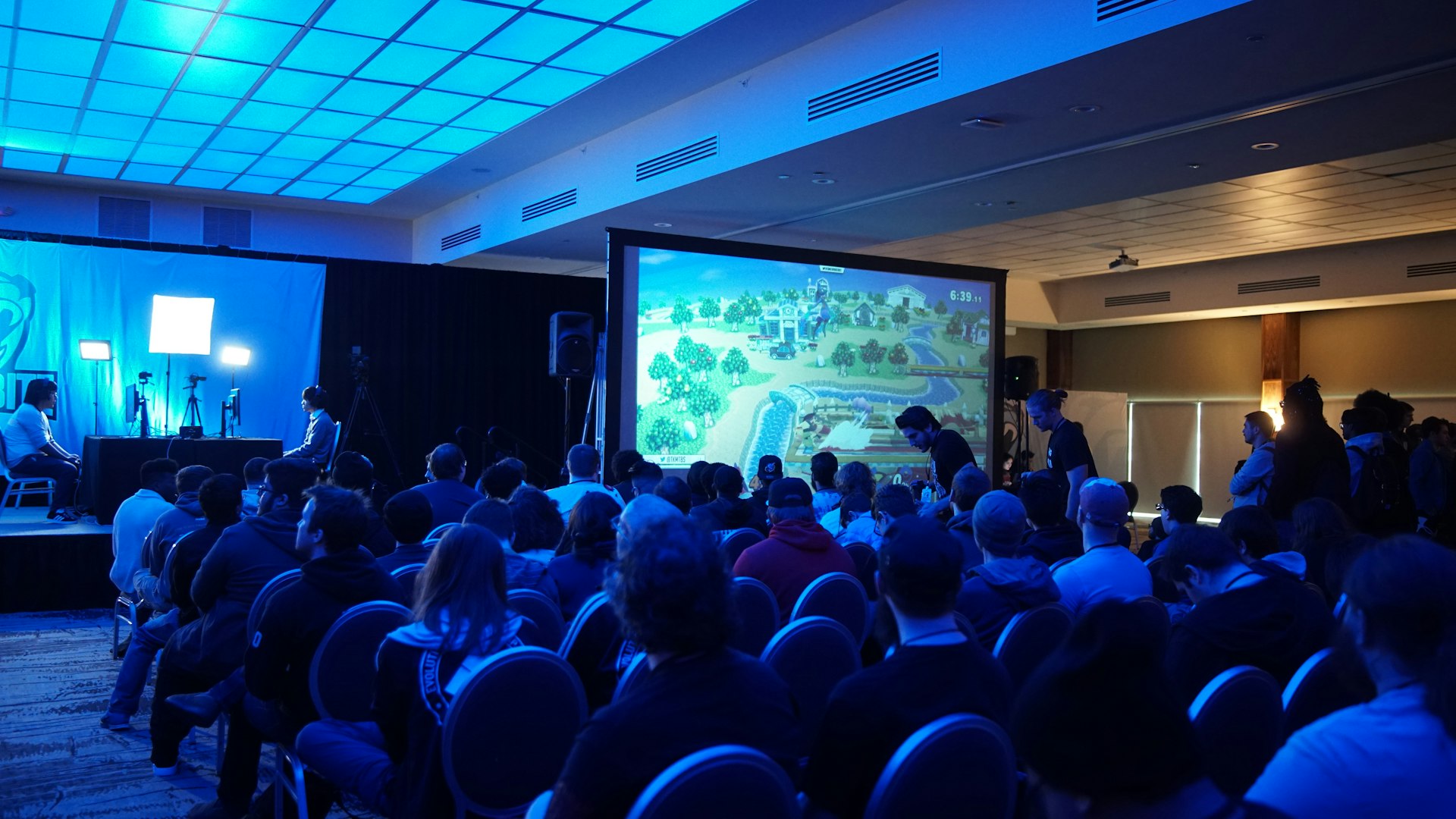 Des événements communautaires Photo : Une audience dans un événement de jeux vidéos